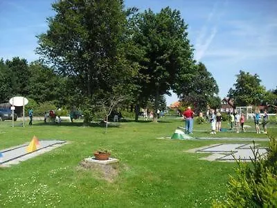 Geraeumige Mit Garten Und Grill Apartment *