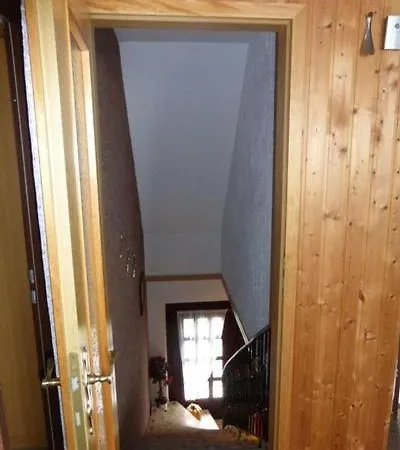 Apartment Geraeumige Mit Garten Und Grill